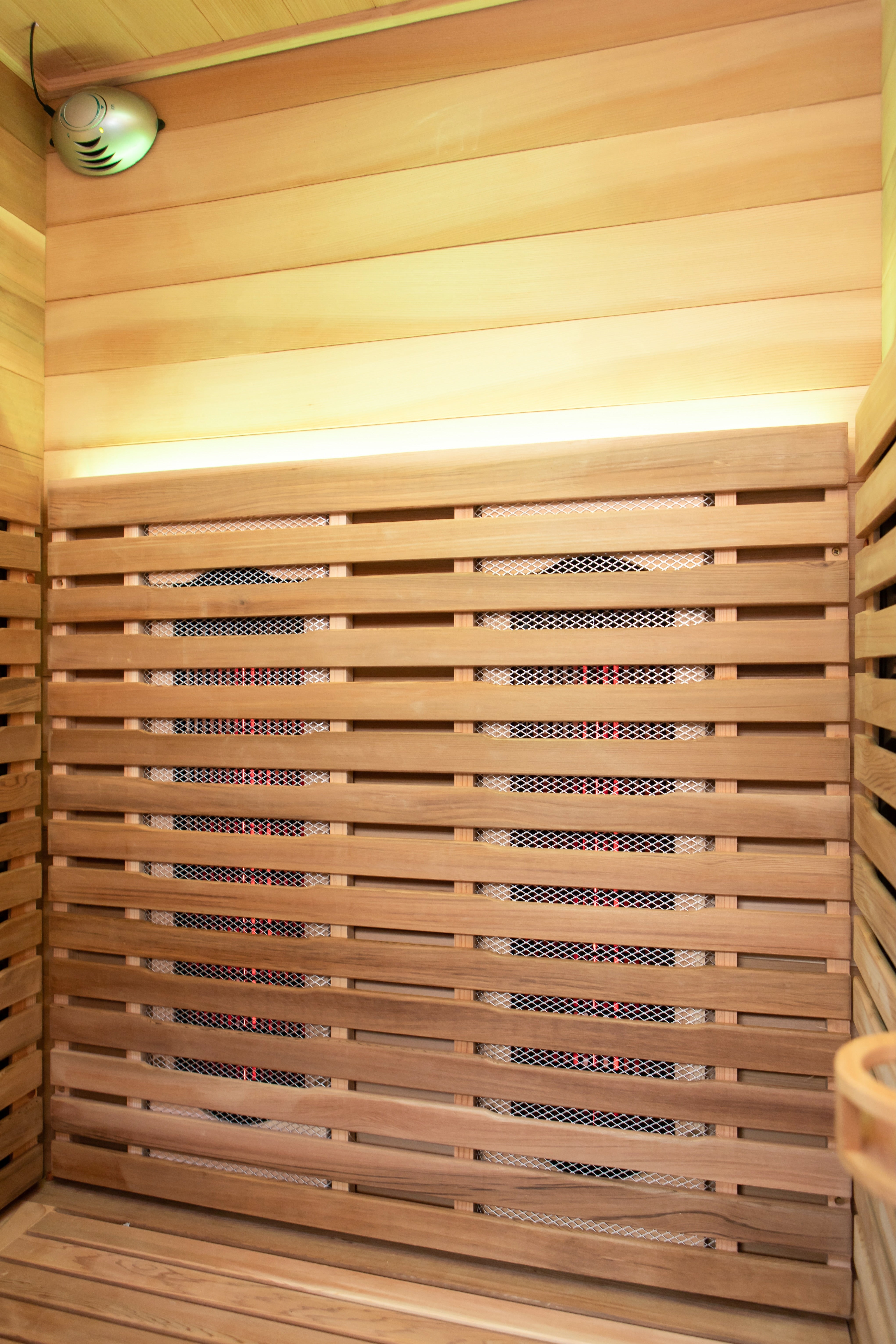 Peak Saunas Rainier 1-Person Full Spectrum Infrared Sauna with Built-In XL Medical-Grade Red Light Therapy & Smart WiFi App Control