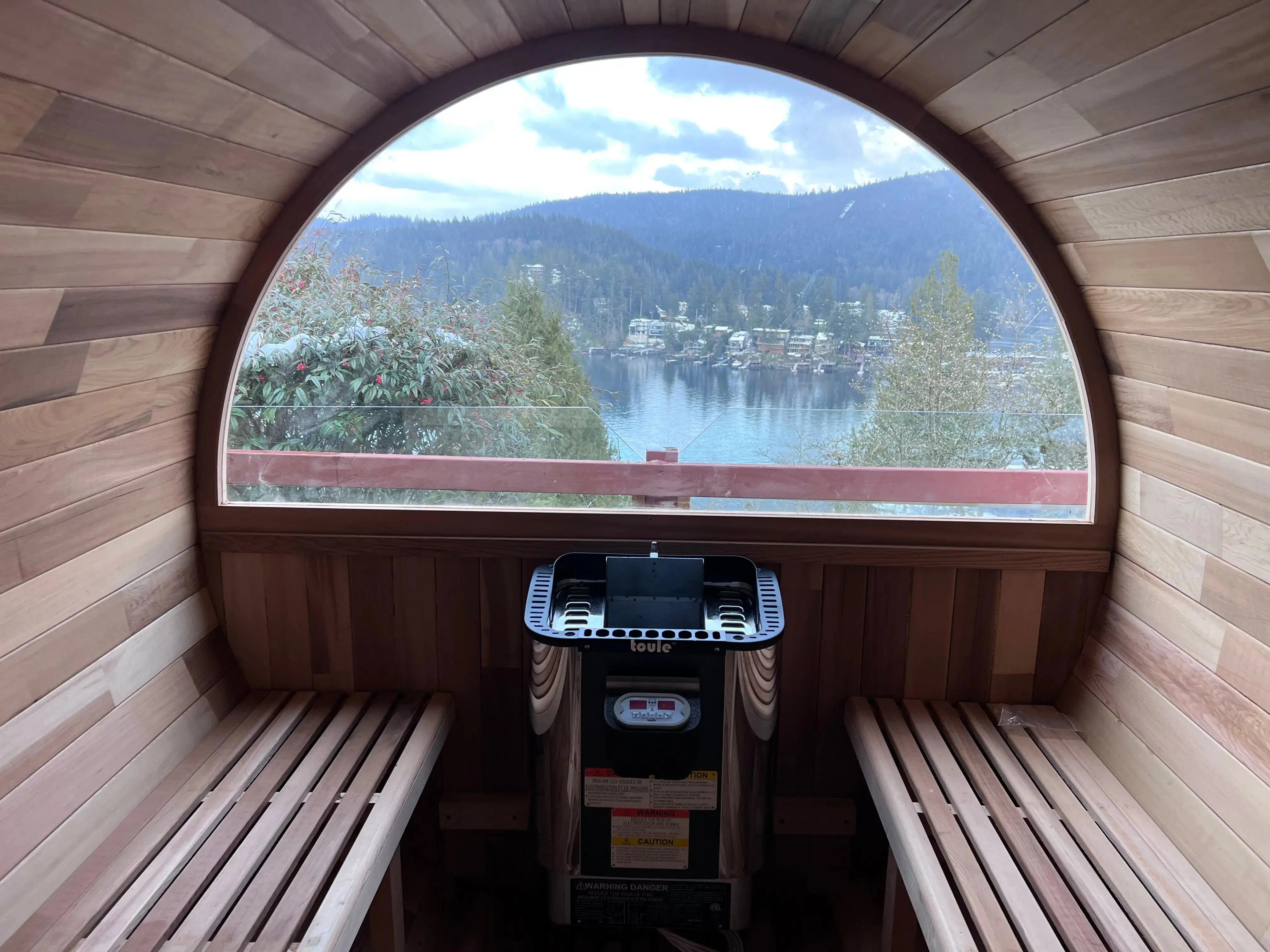 6-Person Outdoor Barrel Sauna with Front Porch – Patchwork Red Cedar Traditional Steam Kit