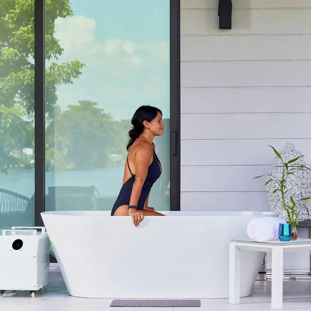 ICE TUB – 1-Person Oval Acrylic Cold Plunge Tub with Chiller for Recovery & Thermal Contrast Therapy