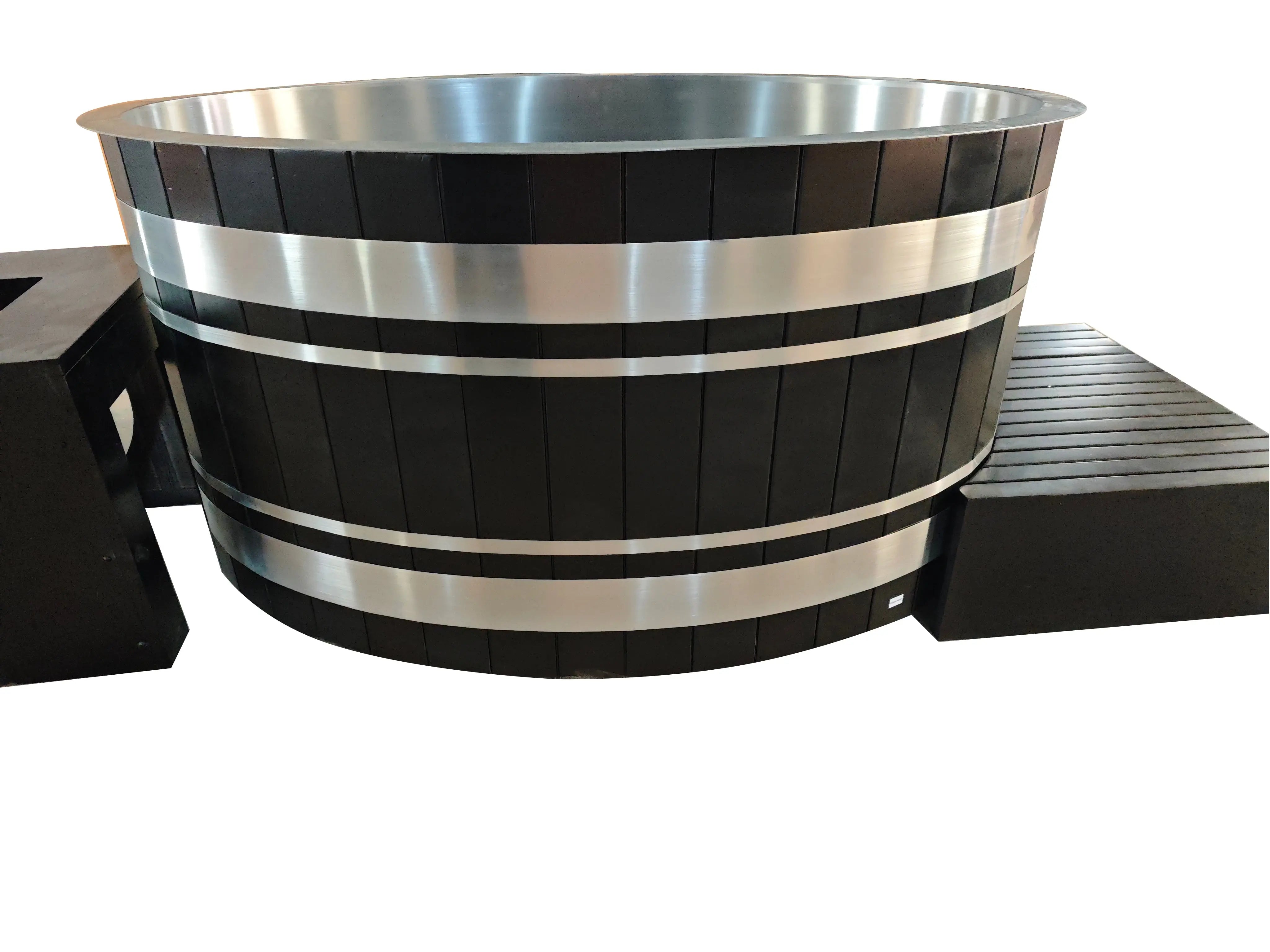 ICE TUB – Black Oval Red Cedar Cold Plunge Tub with Chiller for Recovery & Thermal Contrast Therapy